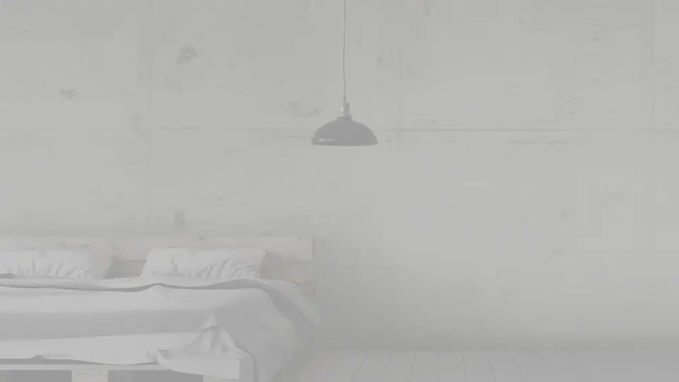 Schlafzimmer mit weißer Wand